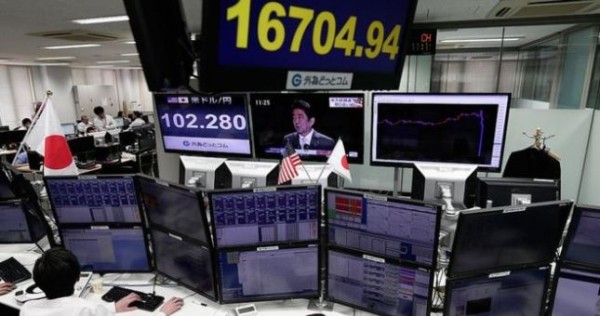 Результаты выборов в США обвалили доллар и финансовые рынки
