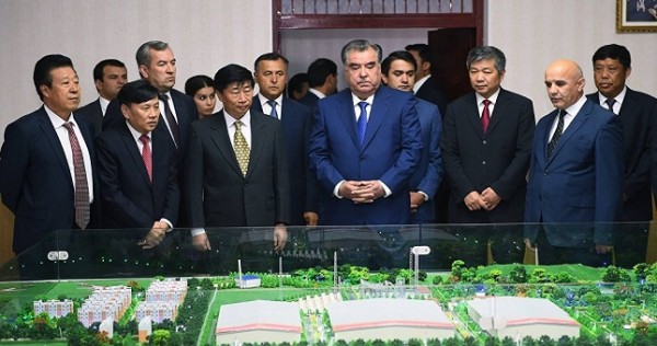 В Таджикистане открылся текстильный комплекс