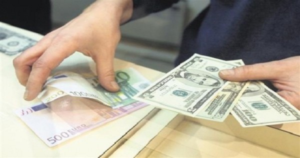 Экономист: мигранты из Центральной Азии переводят деньги в обход банков