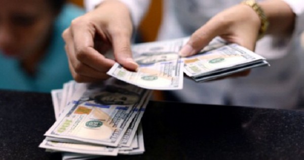 В некоторых регионах Таджикистана наблюдался рост неофициального курса $