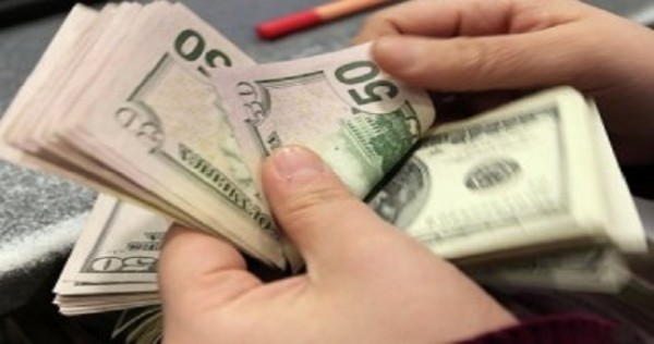 Курс доллара впервые превысил 50 рублей