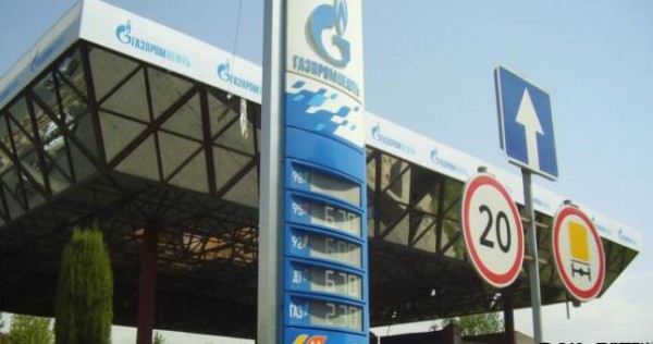 В Таджикистане подорожал бензин