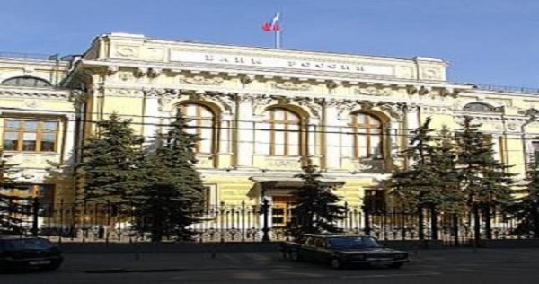 Граждане Узбекистана перевели из России домой $4,9 млрд, а граждане Таджикистана - $3 млрд