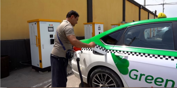 "Зеленые" такси скоро вытеснят обычные авто?