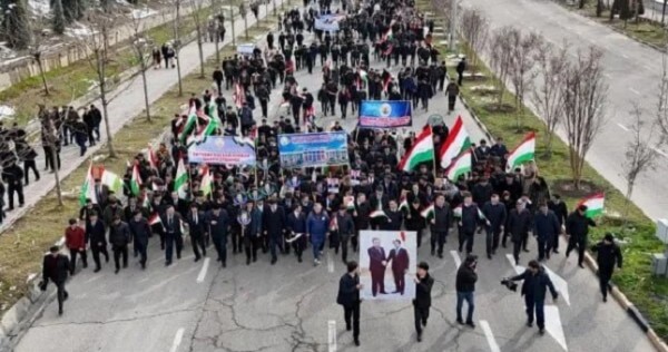 В Душанбе прошло шествия в поддержку объявления всемирного дня футбола