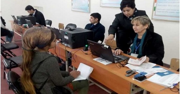Национальный центр тестирования в отдаленных городах и районах Таджикистана создал передвижные пункты регистрации