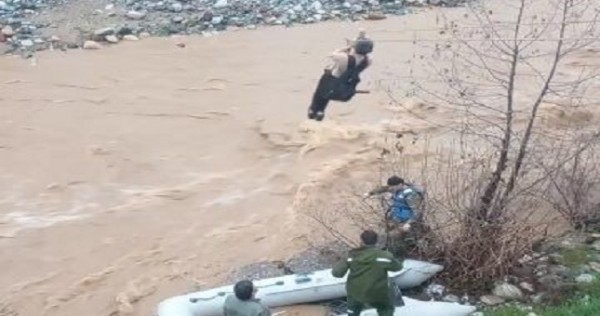 Спасатели вытащили из реки Душанбинка нетрезвого «рыбака»