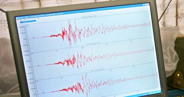 Таджикские спасатели извлекли из-под завалов тела 8 детей