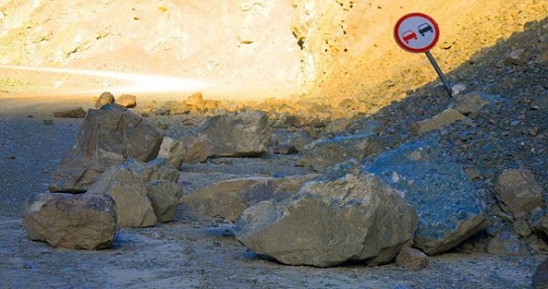 В Рушане в результате камнепада пострадали дома местных жителей