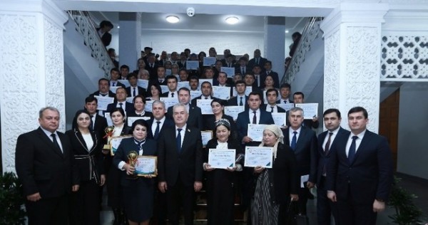 В Душанбе состоялась церемония награждения победителей республиканского и международного тура предметных олимпиад