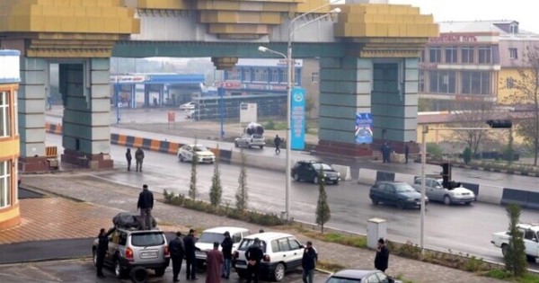 Проверки на въездах в Душанбе: борьба с хиджабом и бородой или пропаганда национальной культуры