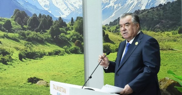 Эмомали Рахмон назвал эффективные пути спасения ледников