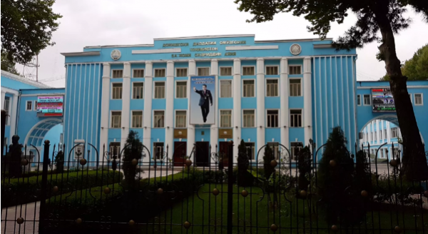 В Таджикистане студентам педуниверситета сократят плату за обучение при одном условии