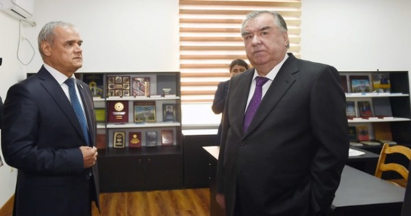 Эмомали Рахмон в Кубодиёнском районе сдал в эксплуатацию здание Управления Агентства социального страхования и пенсий
