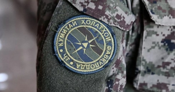 В Исфару направили солдатов КЧС