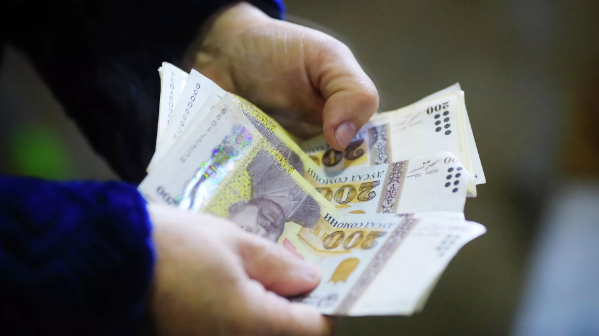 В Душанбе учителям и воспитателям выплатили премии