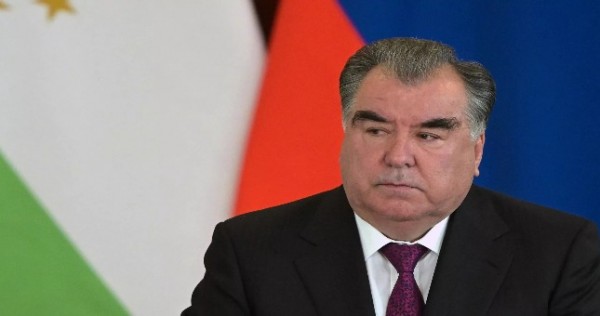 Эмомали Рахмон объявил 2023-й Годом русского языка в Таджикистане