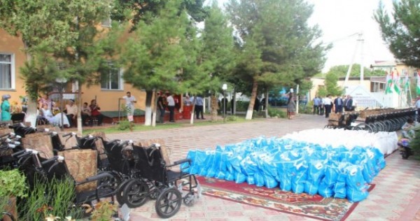Людям с ограниченными возможностями в Согде передано более 100 инвалидных колясок