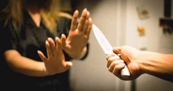 Житель Ашта в ходе ссоры нанес ножевое ранение своей супруге