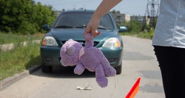 В Таджикистане под колесами автомобилей погибли двое детей