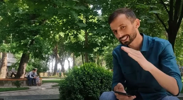 "В ход пошло и рукоприкладство". Блогер заявил о задержании и "беседе" после серии репортажей