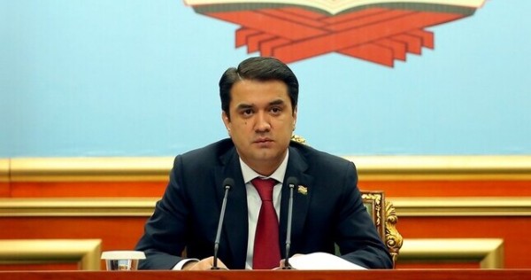 Рустам Эмомали утвердил Программы по развитию физкультуры, спорта и футбола в Душанбе