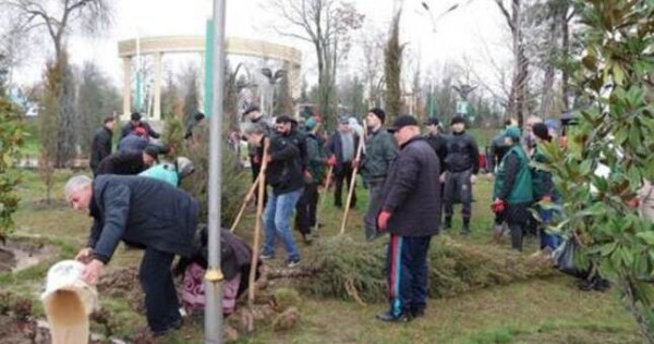 В Душанбе провели акцию по защите окружающей среды