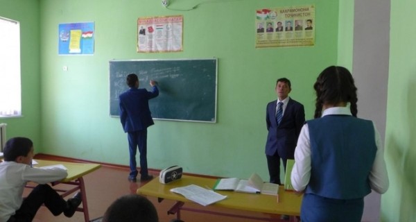 Более трехсот школьников ГБАО вышли на республиканский тур олимпиады по всем предметам