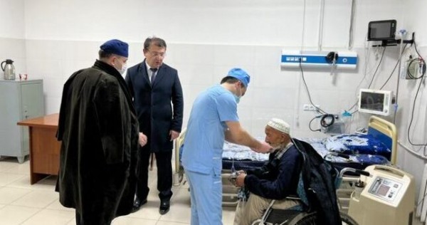 Джамолиддин Абдуллозода проверил работу Медцентра «Шифобахш» в ночное время