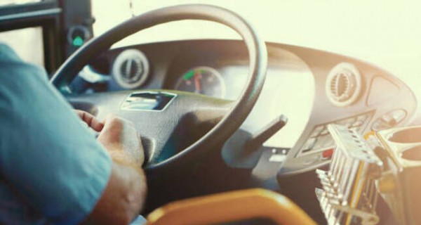 В Душанбе оштрафован и уволен водитель автобуса нагрубивший пассажирам