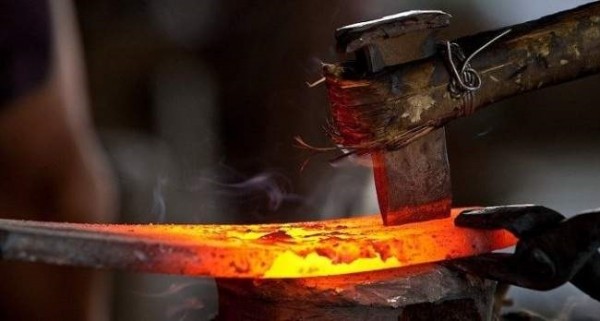 В Рошткалинском районе ГБАО возрождается кузнечное дело
