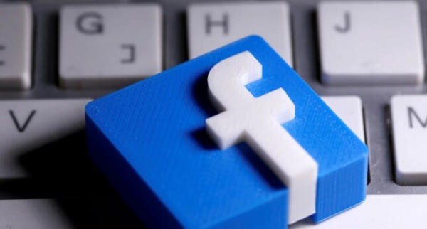 Пользователи Facebook в Таджикистане жалуются на сбои в работе мессенджера