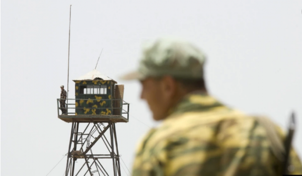 Сотни афганских военных бежали в Таджикистан из-за наступления талибов