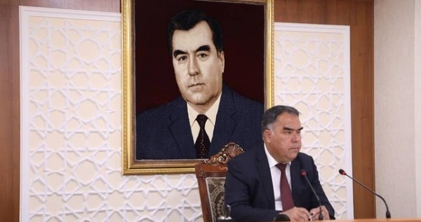 По указанию Эмомали Рахмона дома жителей, разрушенные в результате конфликта, будут полностью восстановлены