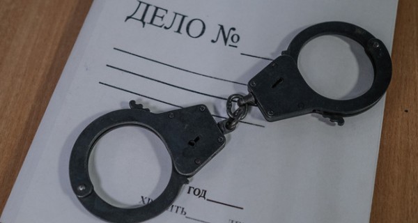 Двое жителей Ашта вымогали 4 тыс. сомони у женщины, угрожая опорочить ее
