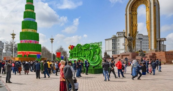 "Ворухская сделка" , дорогой бензин, новая эпидемия - март в Таджикистане