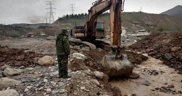 В Варзобском районе проводятся работы по подготовке к возможным паводкам