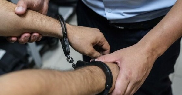 Житель Вахдата вымогал деньги, представившись милиционером