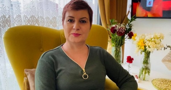 «Облить ее бензином и поджечь!»: таджикской писательнице Шахзоде Назарзода в соцсетях угрожали убийством
