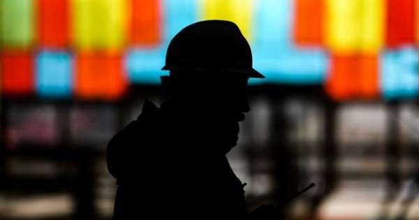 Без мигрантов не обойтись: российская компания начала набор таджикистанцев для работы на стройках Москвы