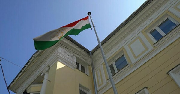 Посольство Таджикистана в России временно не принимает документы