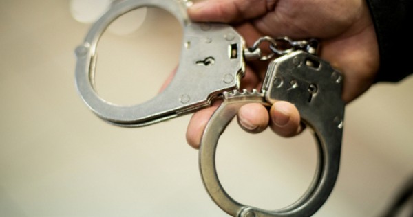 Трое молодых людей подозреваются в ограблении