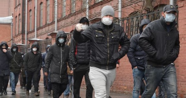Таджикистан попросил у РФ амнистию для мигрантов