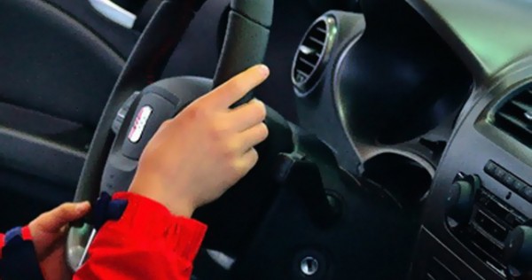 В Душанбе 13-летний подросток угнал автомобиль «без злого умысла»