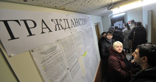 Квоты не нужны: что значит сокращение РВП для таджикских мигрантов в России