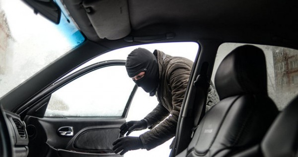 Группа мужчин в Душанбе похитила 5 миллионов сомони