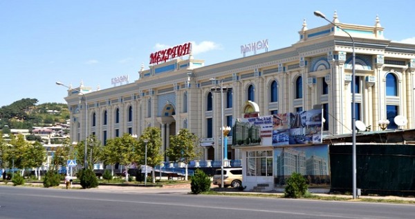 На рынке «Мехргон» в Душанбе состоится фестиваль меда и винограда