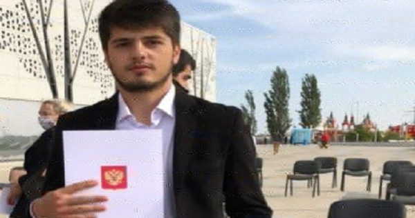 Гражданин Таджикистана получил грамоту и медаль от Президента России Владимира Путина