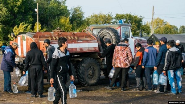 «Наши голоса ничего не решают». Почему таджикские мигранты отстраненно смотрят на «игру в выборы»