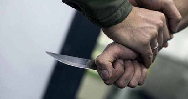 Житель Куляба ранил ножом своего земляка